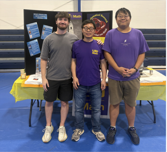 Dr Zhu and students 